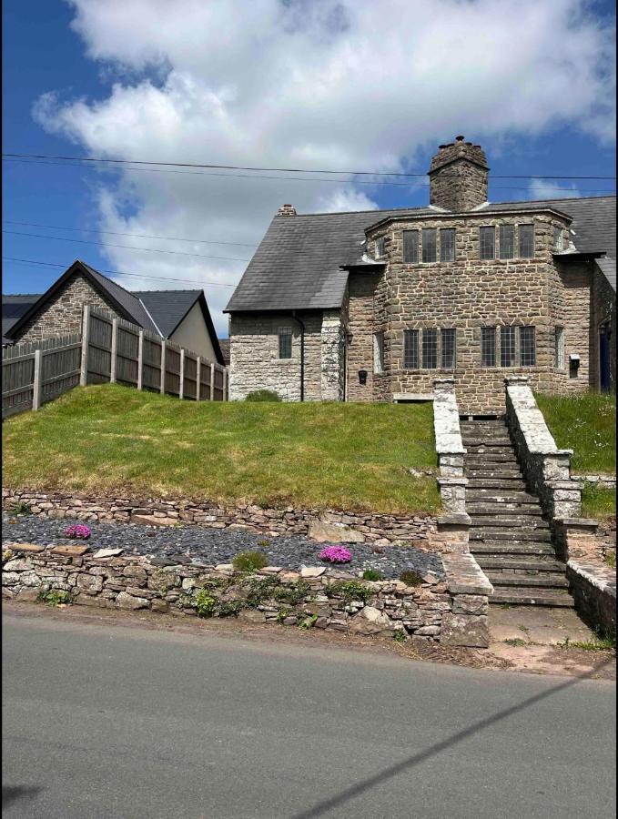 Cosy Arts & Crafts Cottage With Stunning Views Brecon Exterior photo