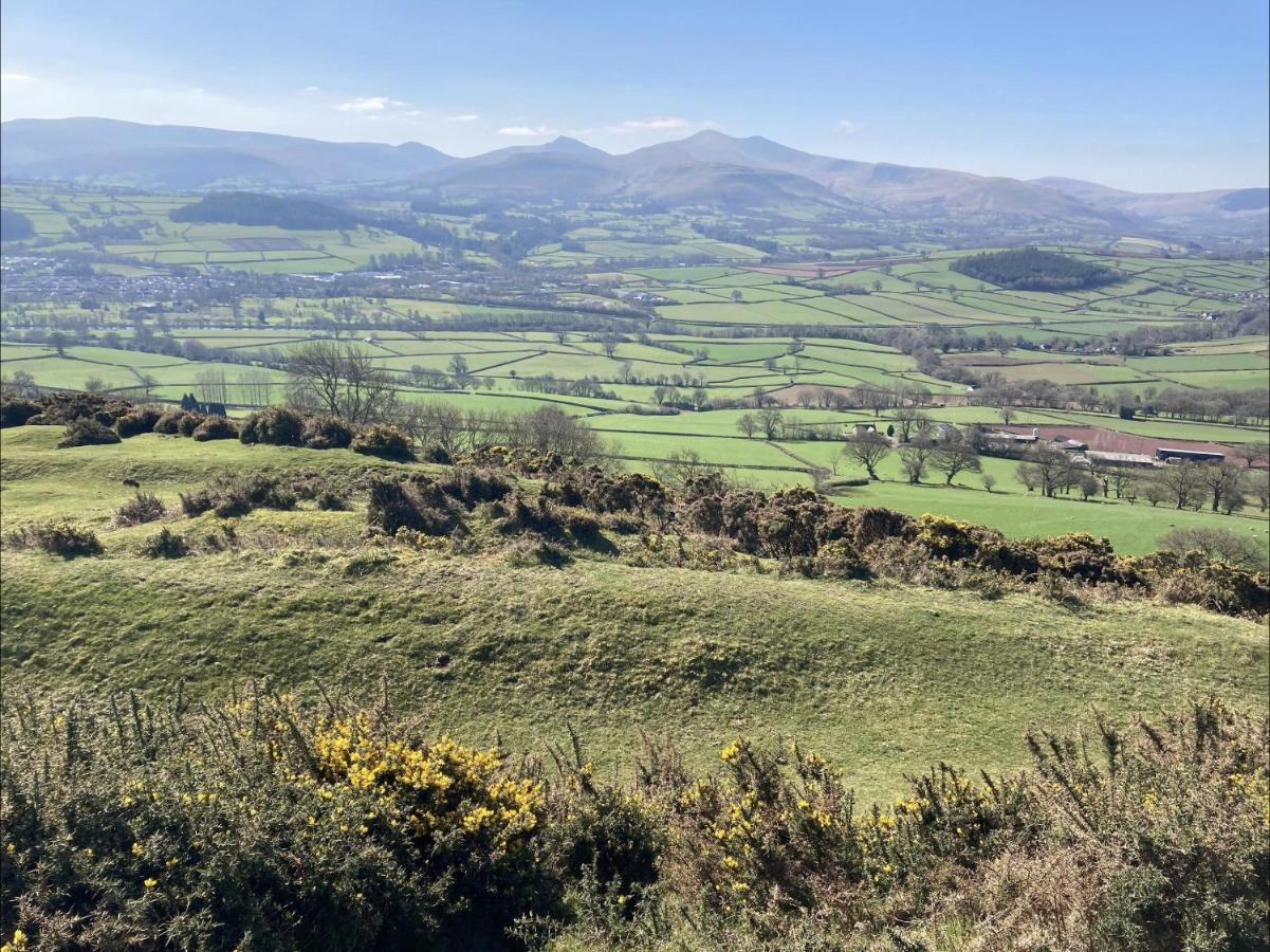 Cosy Arts & Crafts Cottage With Stunning Views Brecon Exterior photo